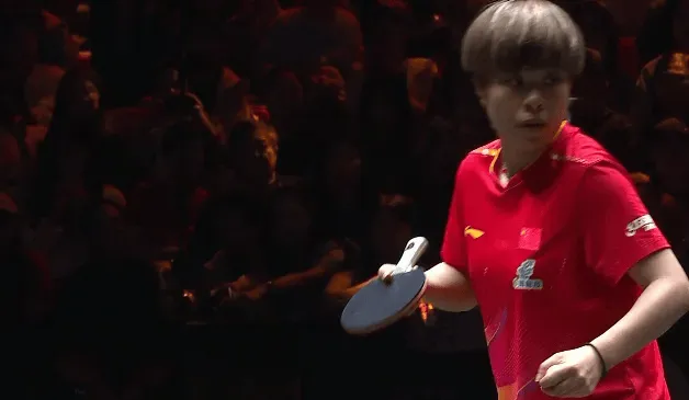 流言板]7-10逆转！王艺迪14-12拿下第五局大比分3-2领先孙颖莎